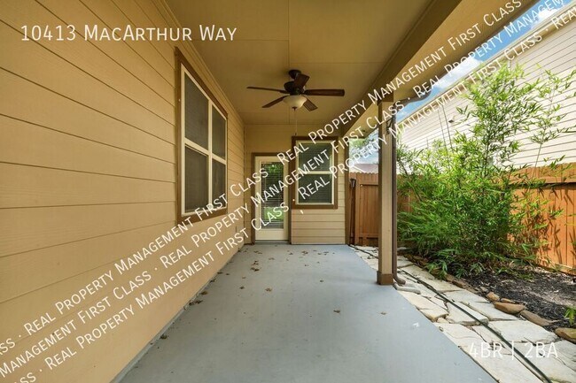 Building Photo - 10413 Macarthur Way