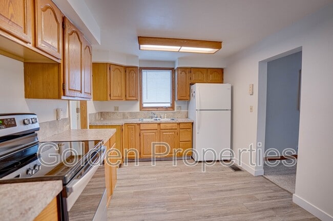 Building Photo - 406 S 14th St