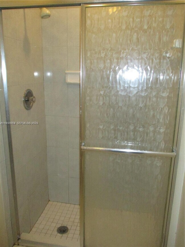 Building Photo - 13726 SW 90th Ave