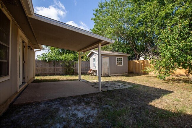 Building Photo - 3205 Susquehanna Ln