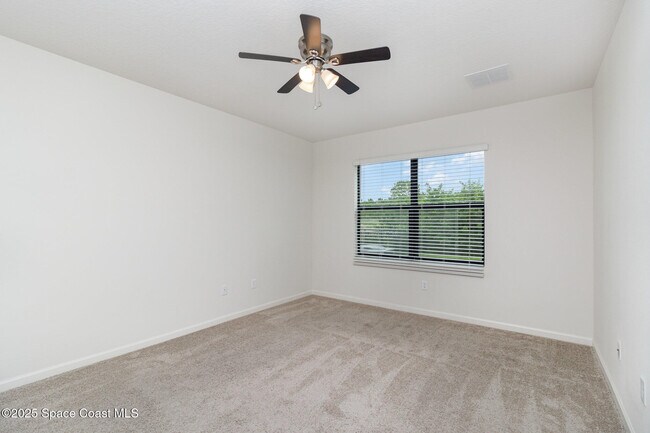 Building Photo - 975 Remington Green Dr SE