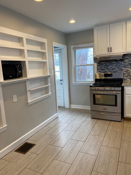 Building Photo - 5311 Crittenden Ave