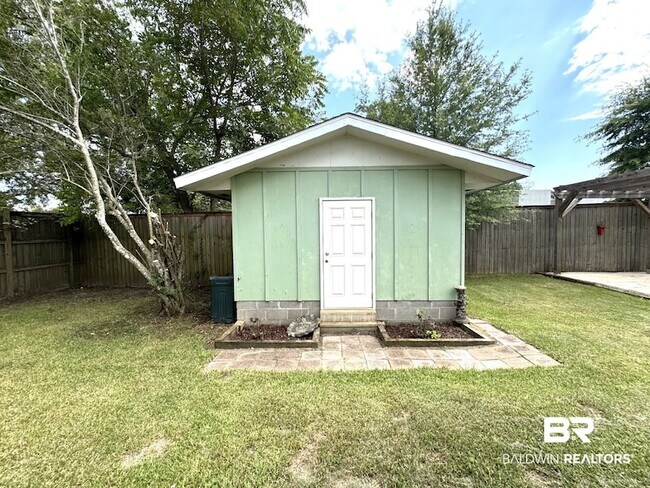 Building Photo - 9964 Hollowbrook Ave