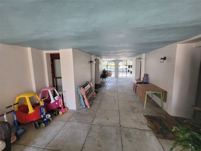 Building Photo - 1407 Broadway Avenue J