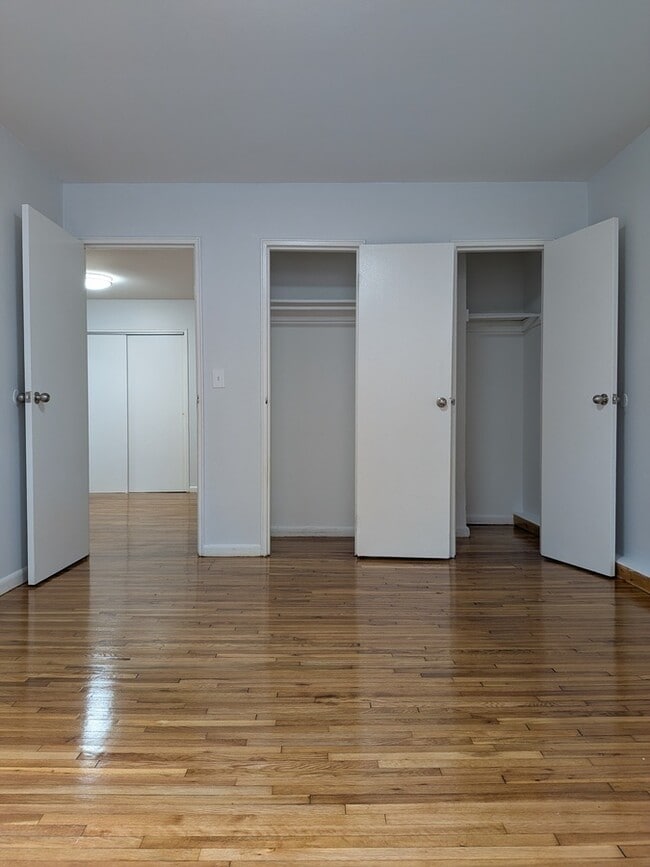 Building Photo - 385 Park Ave
