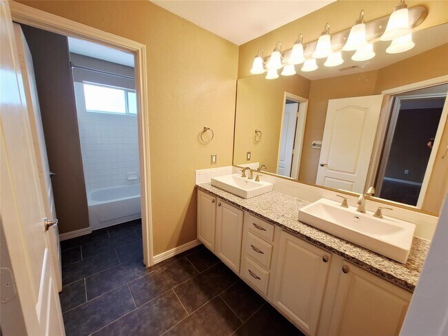Building Photo - 2122 Wheaton Trail