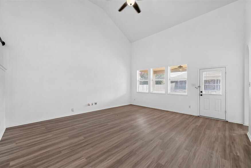 Building Photo - 1009 Youkum Ct