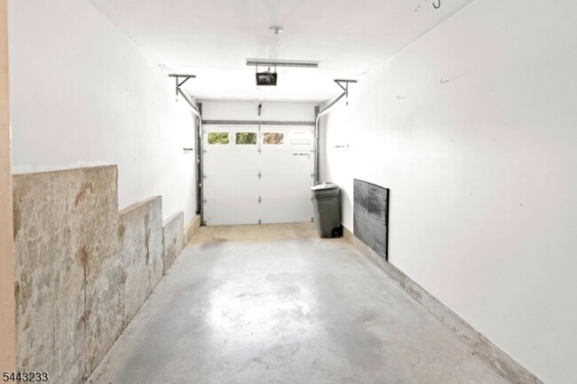 Building Photo - 418 Dalton Ct