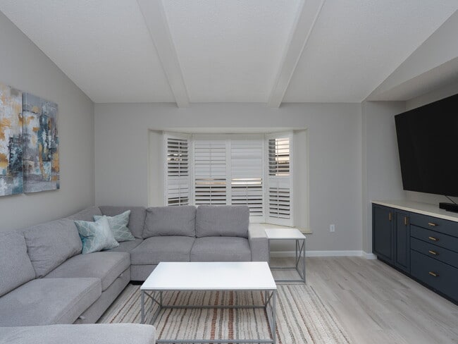 Building Photo - Turkey Furnished 3 Bed Pool Home in Venice