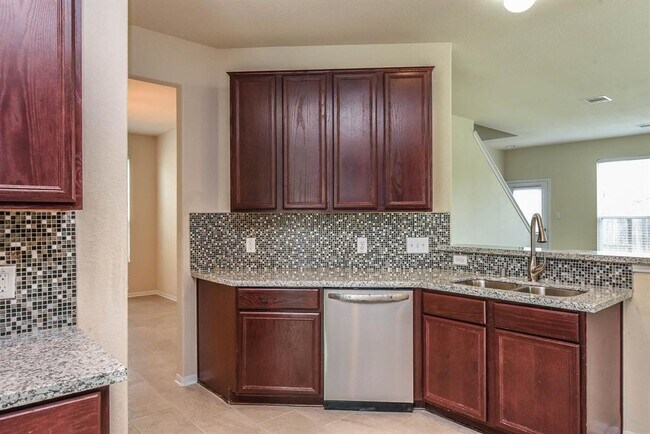 Building Photo - 18402 Each Elm Way