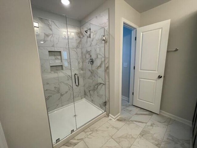 Building Photo - 1988 Chipley Dr