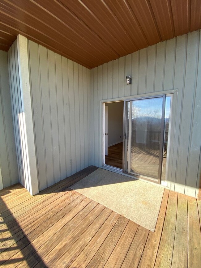 Building Photo - 466 Windswept Dr
