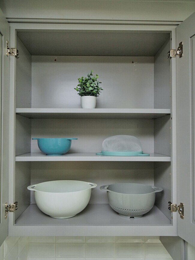 Building Photo - 1364 Sylvia Dr