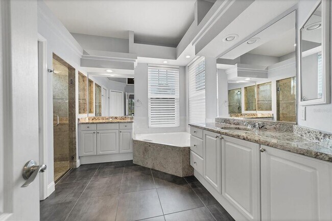 Building Photo - 11709 Clubhouse Dr