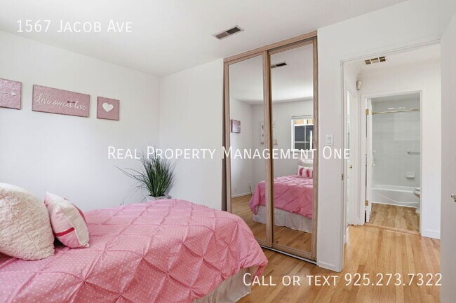 Building Photo - 1567 Jacob Ave