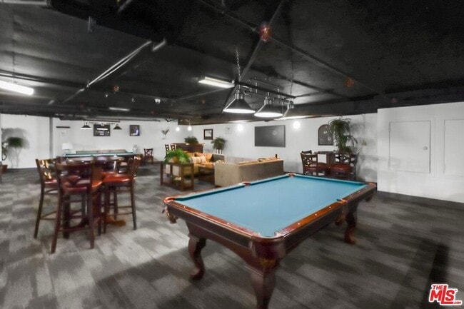 Building Photo - 10982 Roebling Ave