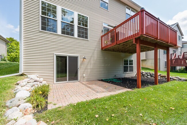 Building Photo - 348 Sedgewood Ln