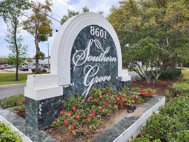 Building Photo - 8601 Beach Blvd