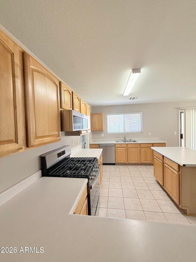 Building Photo - 434 W Fabens Ln