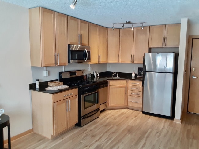 Building Photo - 2532 1st Ave S