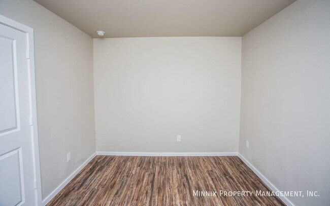 Building Photo - 2113 N. Ave. L-