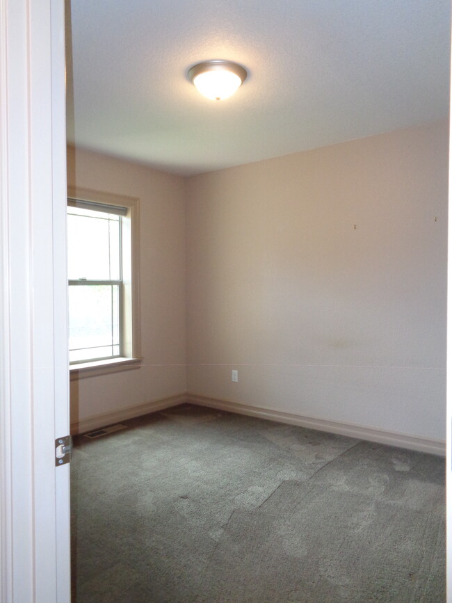 Building Photo - 6439 Robin Hood St SE