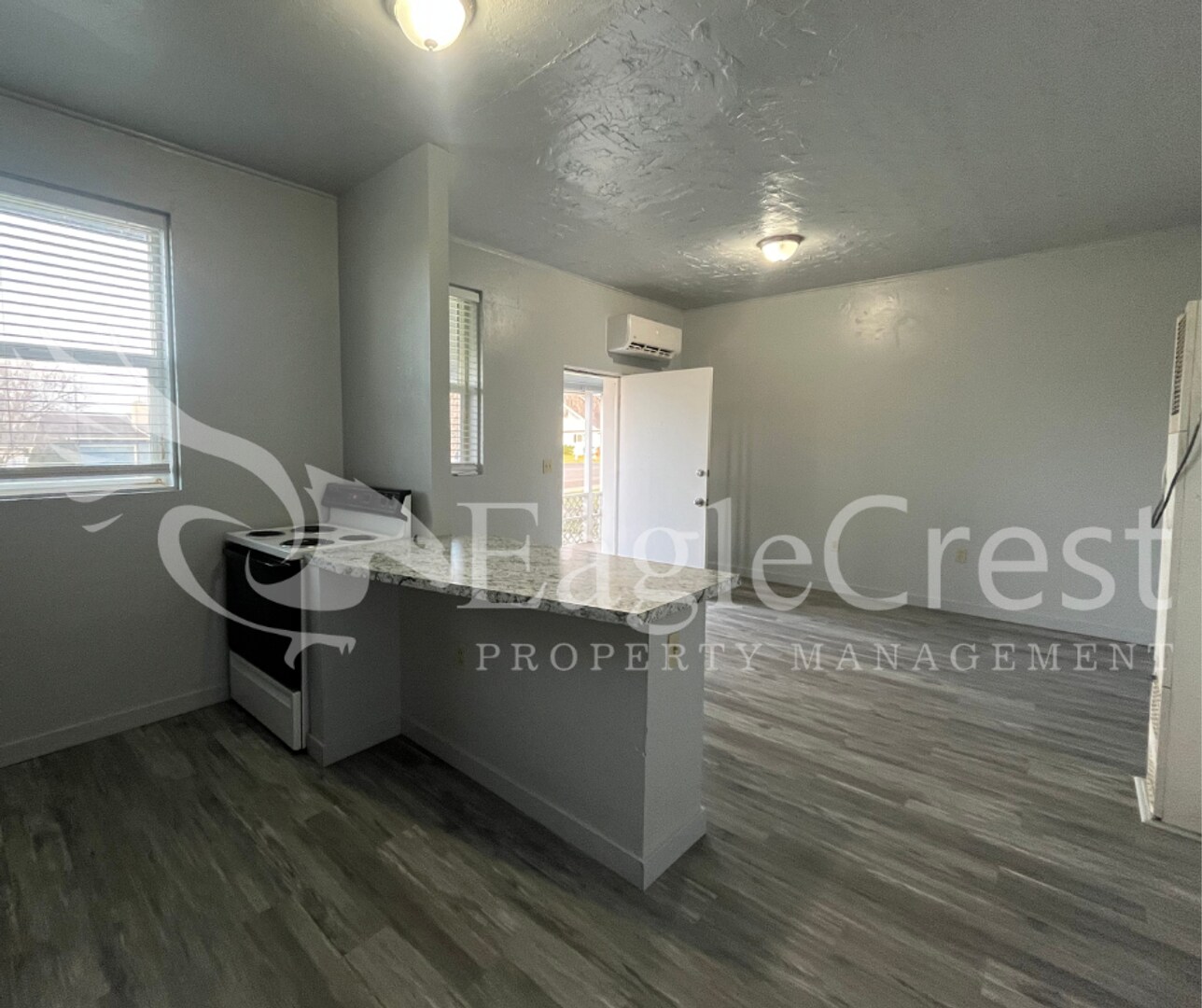 Building Photo - SKYWAY