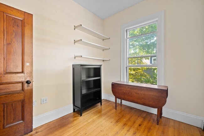 Building Photo - 20 Mellen St