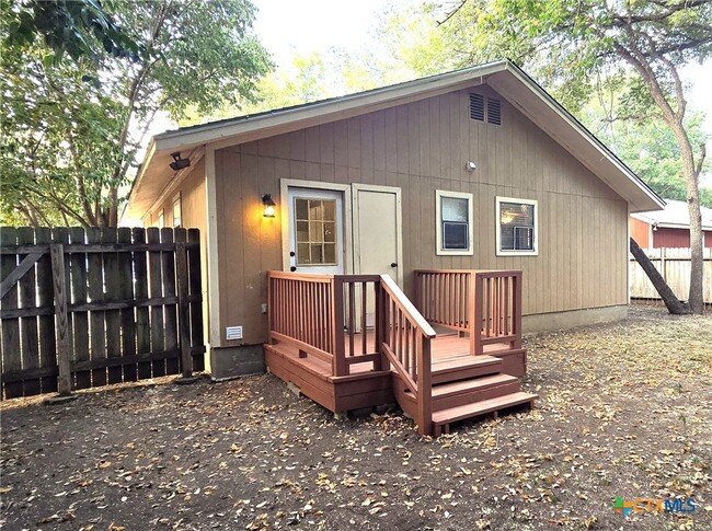 Building Photo - 317 Armstrong St