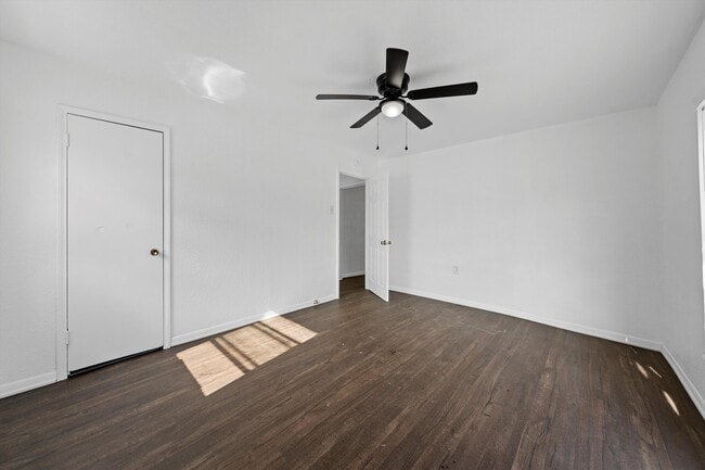 Building Photo - 2601 Herring Ave