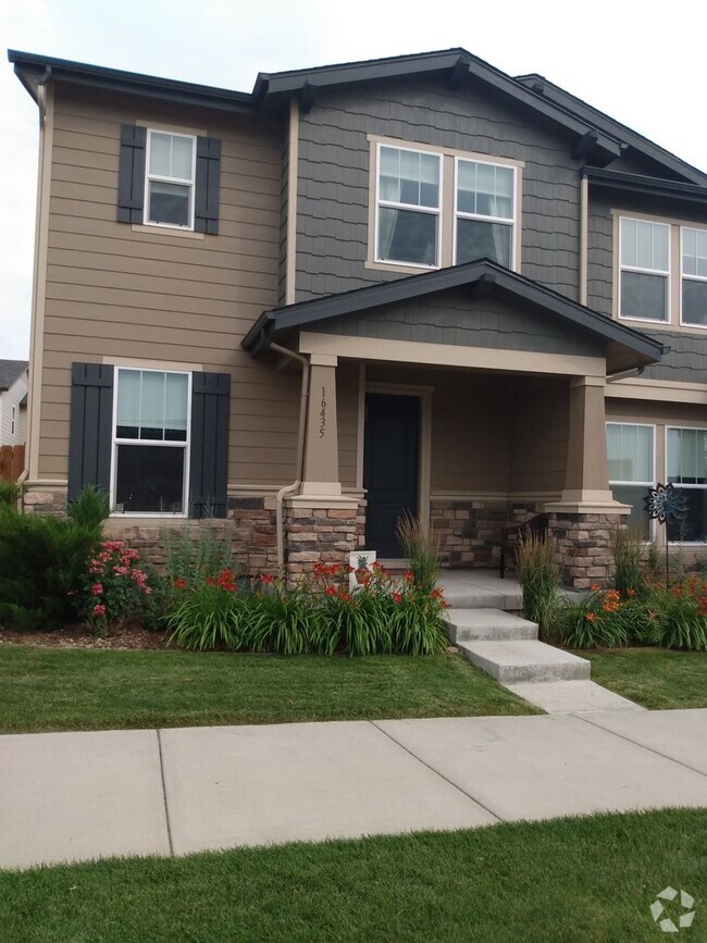 Building Photo - Modern, Smart & Move-In Ready — Ideal Loca...