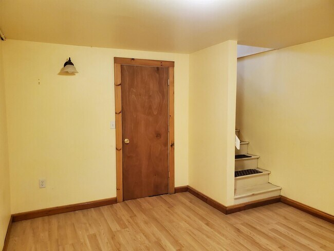 Building Photo - 220 Mascoma St