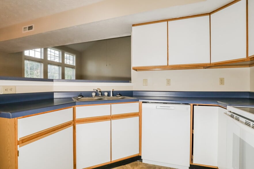 Building Photo - 1541 Brookfield Cir