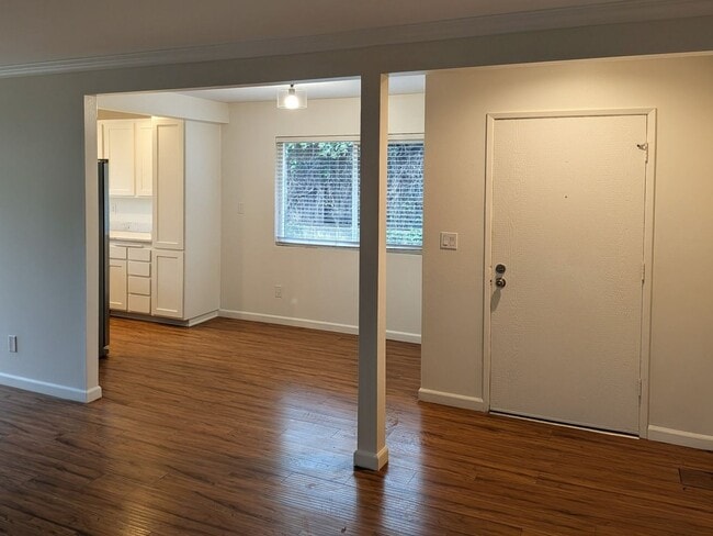 Building Photo - Beautiful Single-Story Home for Rent in La Verne