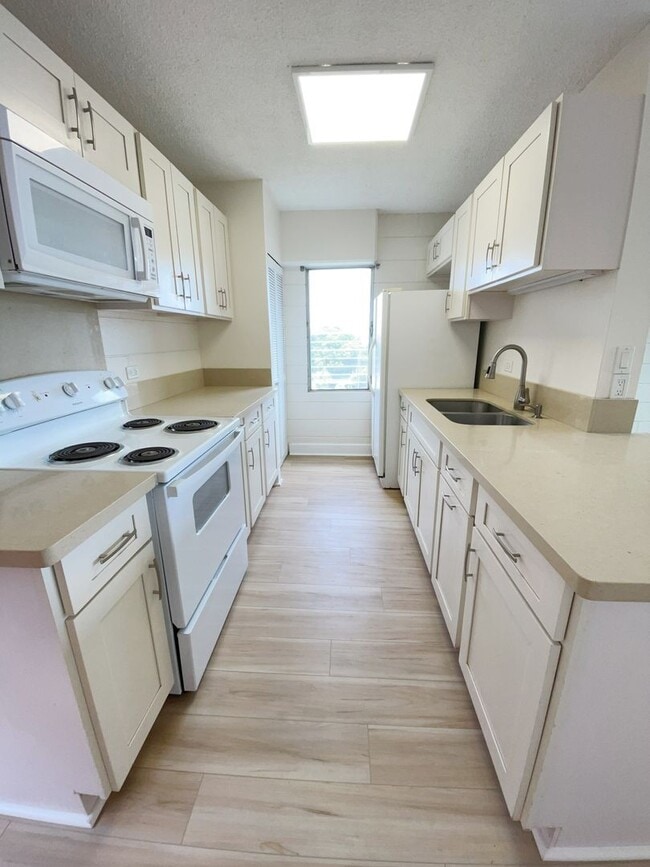 Primary Photo - Nalanui Hale - 2 bed, 1 bath, 1 parking