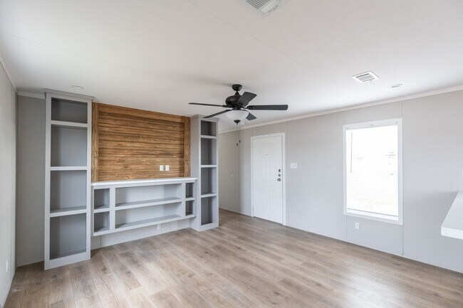 Building Photo - 178 Meadow Ln