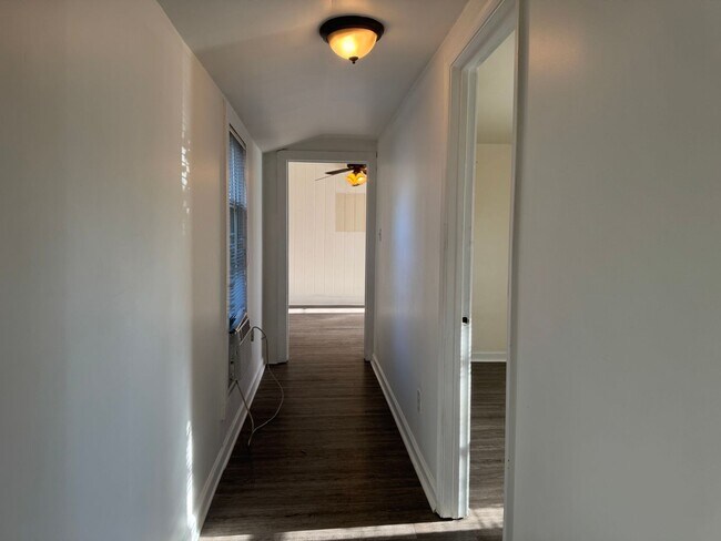 Building Photo - 9421 Peachtree St