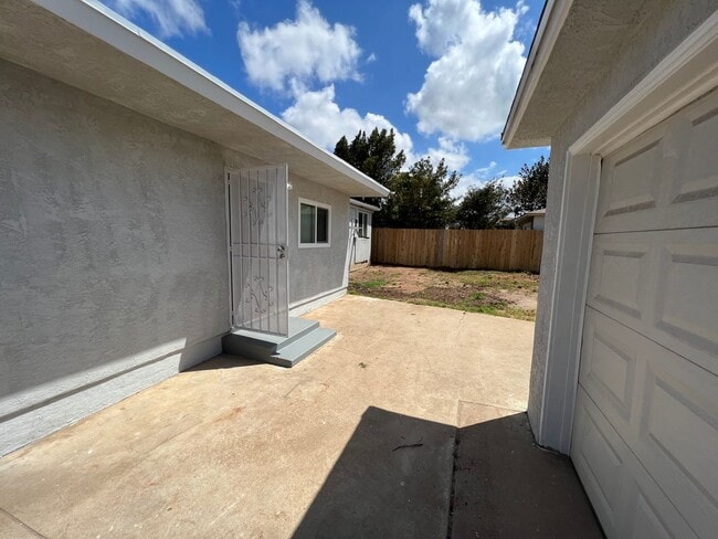 Building Photo - Spacious Remodeled 4 Bedroom/3 bath Home with Bonus Room