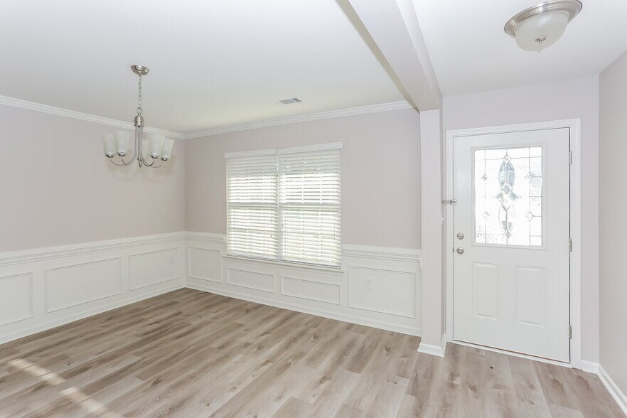 Building Photo - 1231 Farm Branch Dr SW