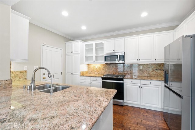 Building Photo - 50 Rosenblum