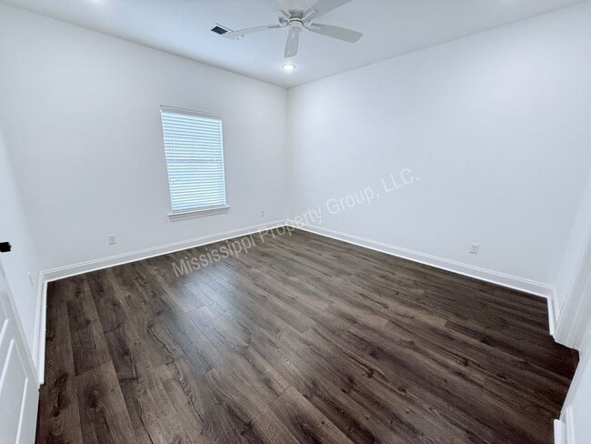 Building Photo - 4BR/4.5BA For Rent