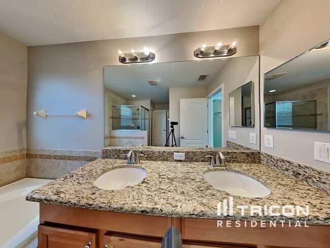 Building Photo - 13432 Graham Yarden Dr