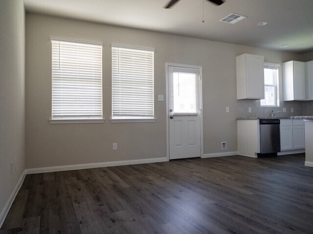 Building Photo - 2533 Sturgeon Wy