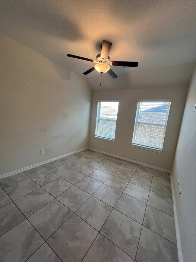 Building Photo - 4933 Spring Terrace Ln