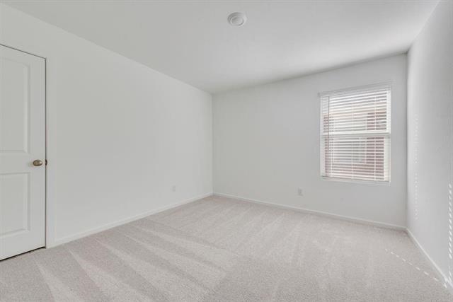 Building Photo - 923 Ponderosa Ln