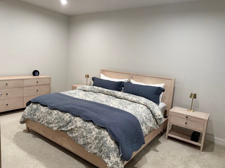 Building Photo - 221 Marketplace Ave