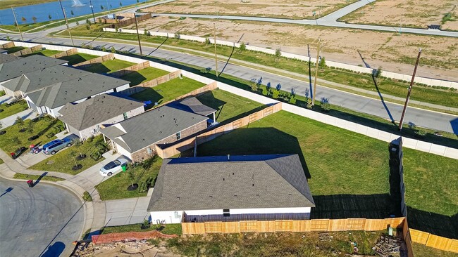 Building Photo - 26703 Willow Ln