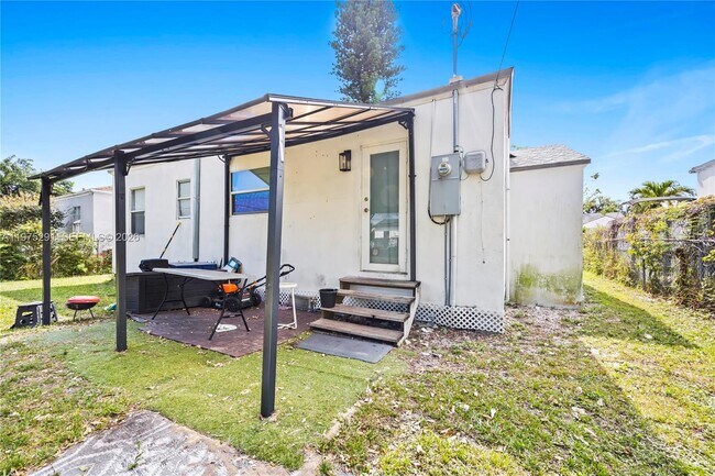 Building Photo - 919 NW 66th St