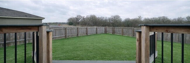 Building Photo - 140 Satsuma Ln