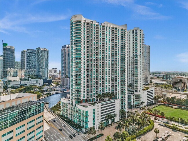 Building Photo - 350 S Miami Ave